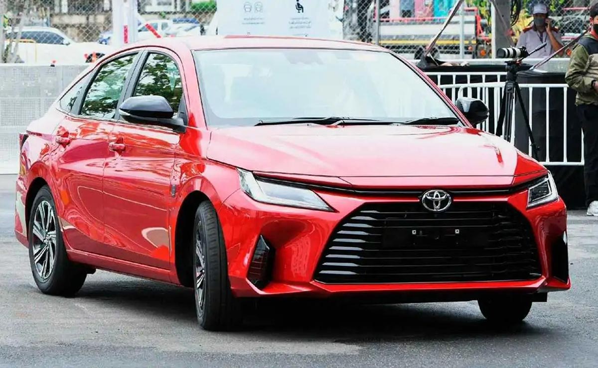 Toyota Yaris 2023 frente