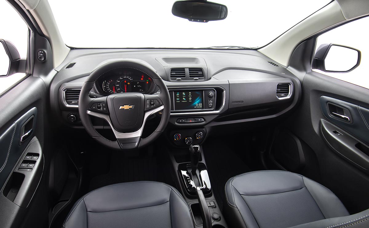 Chevrolet Spin interior