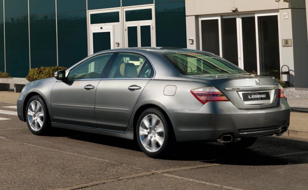 Honda Legend el sedán más lujoso de la marca que iba contra las