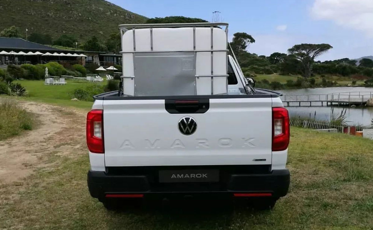 Nueva Volkswagen Amarok cabina simple cola