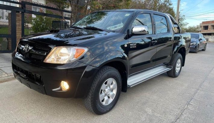 Toyota Hilux SRV frente