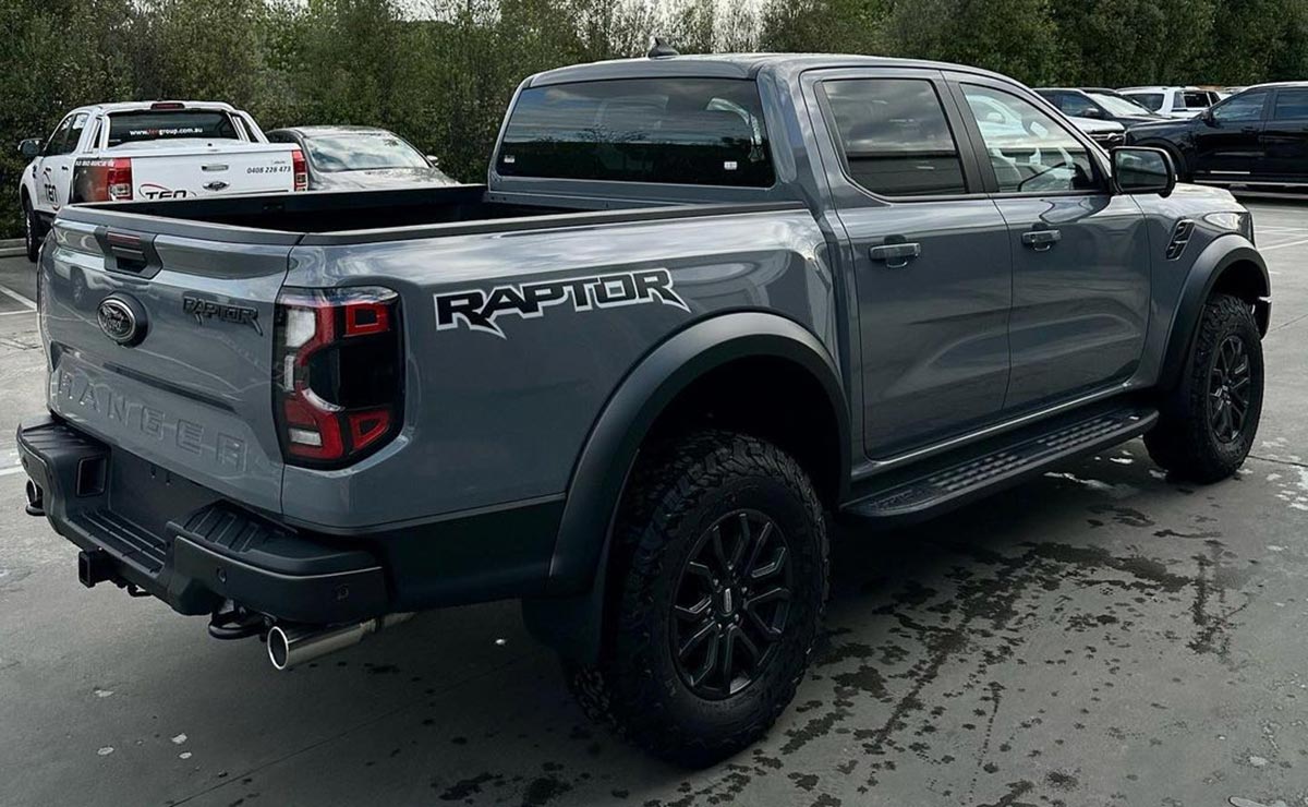 Ford Ranger Raptor trasera 1