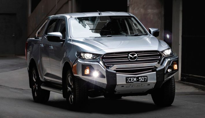 Pick up Mazda BT-50 LE 2023 frente