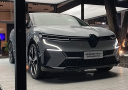 Renault Megane E-Tech frente