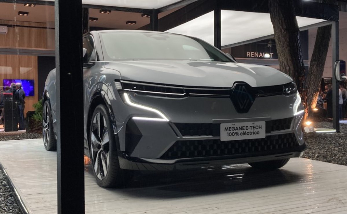 Renault Megane E-Tech frente