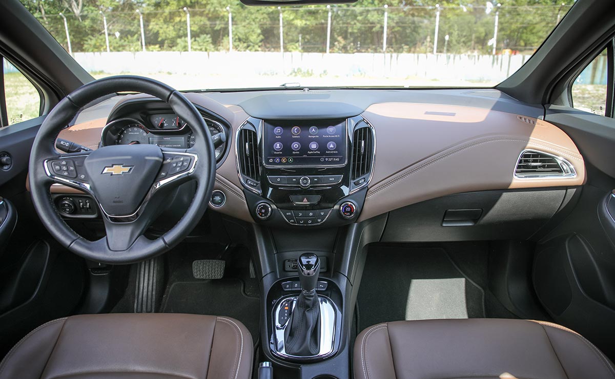 Chevrolet Cruze Master Test interior