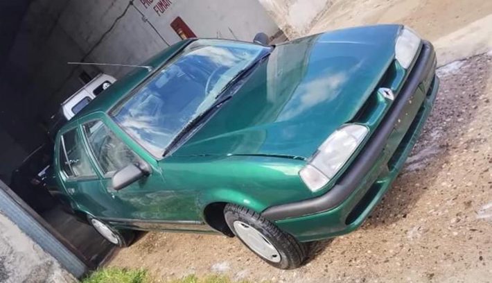 Renault 19 RE motor frente