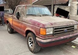 Ford F100 XLT frente