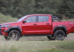 Toyota Hilux Conquest Lateral