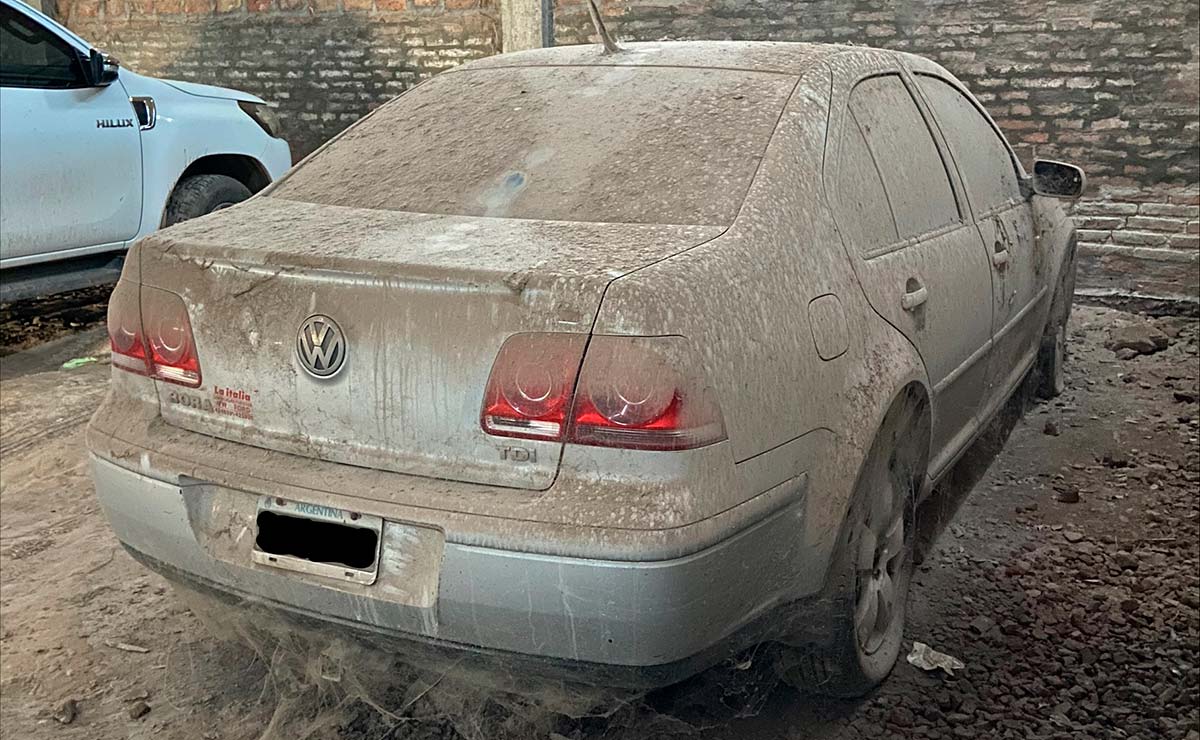 Volkswagen Bora TDI abandonado trasera