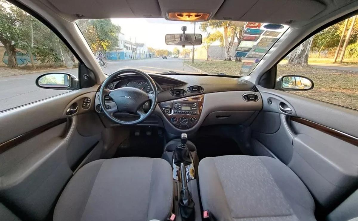 Ford Focus 1.8 Ghia Interior de seguridad