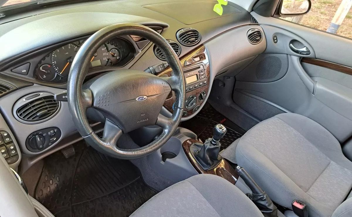 Ford Focus 1.8 Ghia Volante de seguridad