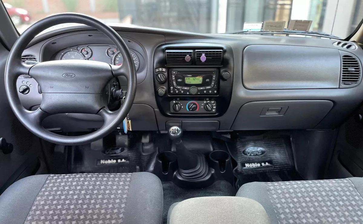 Ford Ranger 2006 interior