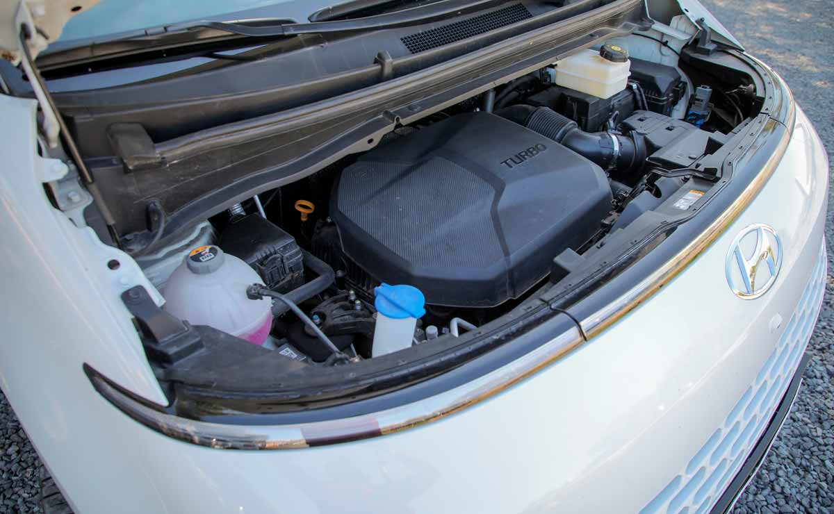 Hyundai-Staria-Motor
