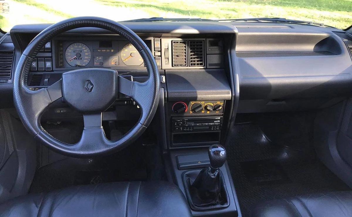 Interior del Renault 21 TXI