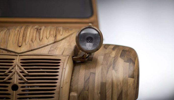 Auto de madera