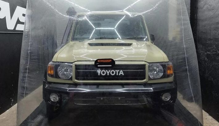 Toyota Land Cruiser 70 trompa