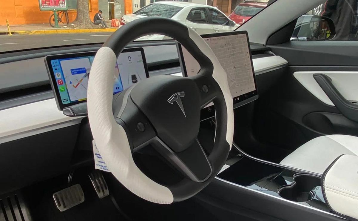 Tesla Model 3 volante