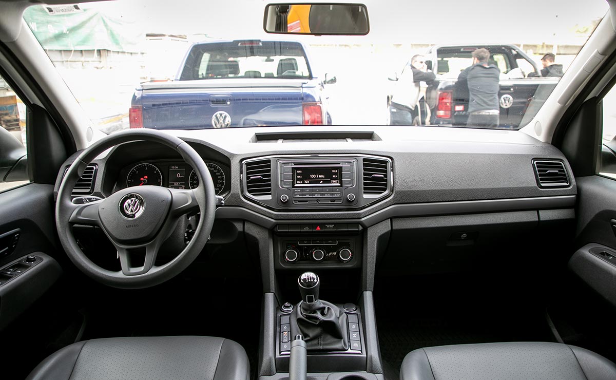 Volkswagen Amarok trendline interior