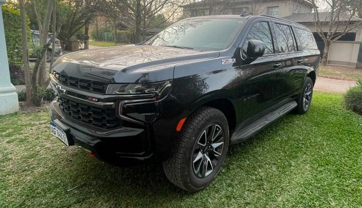 Chevrolet Suburban frente
