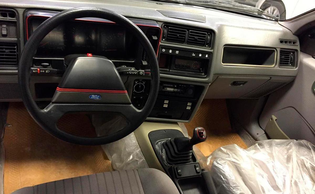 Ford Sierra XR4 0km interior