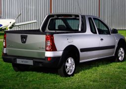 Pick up Nissan np200 trasera