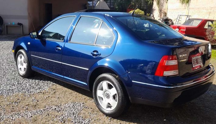 Volkswagen Bora 2004 trasera