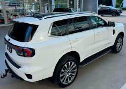 Ford Everest platinum trasera 1