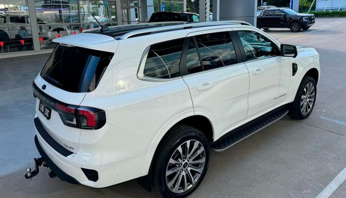 Ford Everest platinum trasera 1