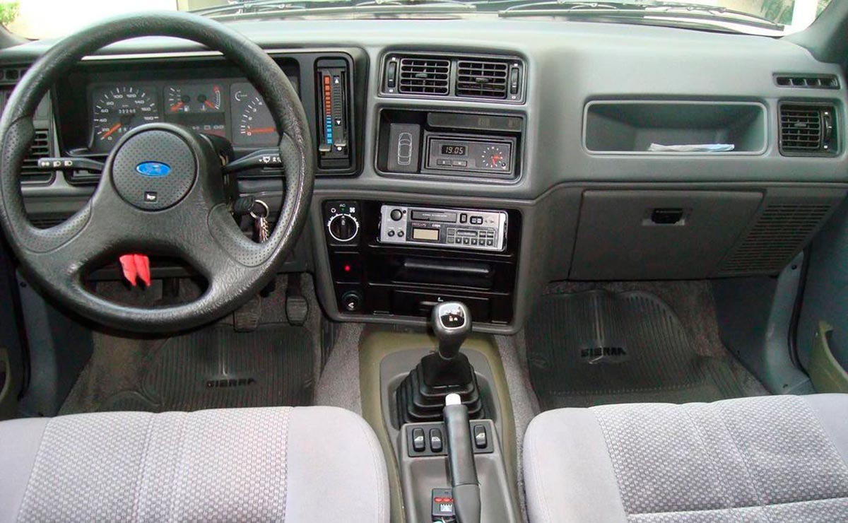 Ford Sierra Ghia SX interior
