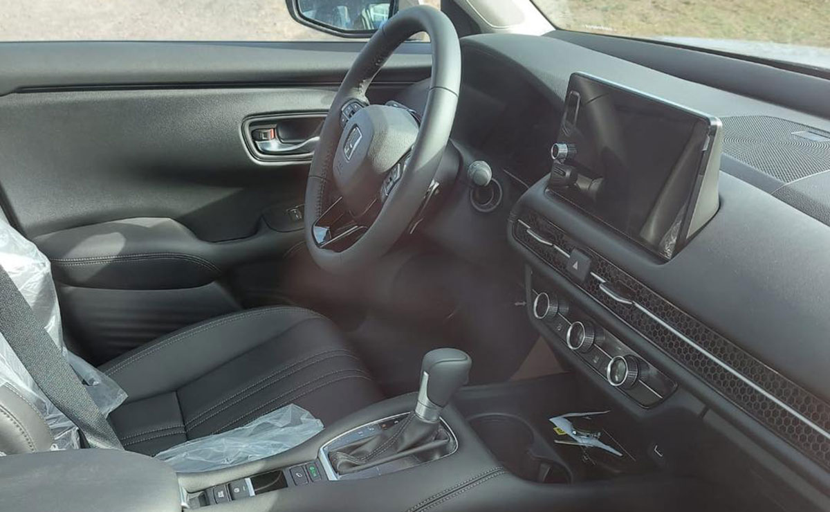 Honda ZR V interior