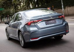 TOYOTA COROLLA 1