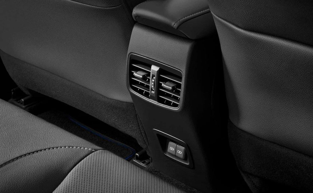 Toyota Corolla 2024 fotos, equipamiento y especificaciones del