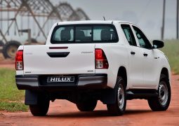 Toyota Hilux DX caja
