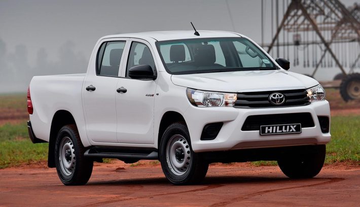 Toyota Hilux DX frente
