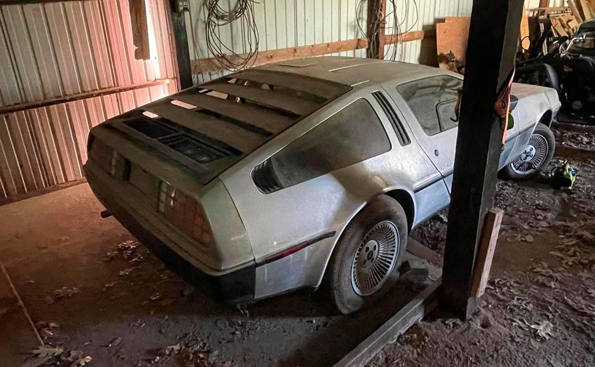 DeLorean trasera