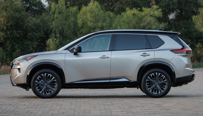 Nissan Rogue perfil
