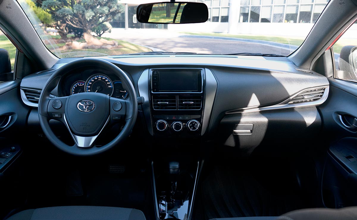 Toyota Yaris XS CVT interior