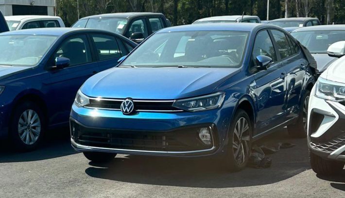 Volkswagen Virtus frente
