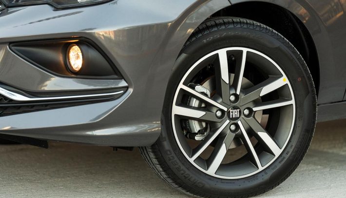 Fiat Cronos nuevo hito llanta