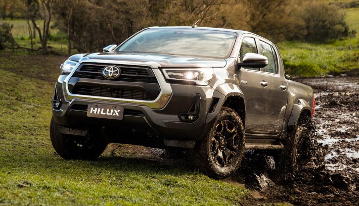 Toyota Hilux SRX frente