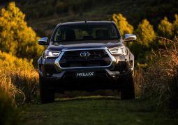 Toyota Hilux SRX trompa