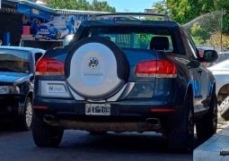 Volkswagen Touareg pick up