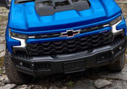 CHEVROLET CHEYENNE ZR2 BISON TROMPA