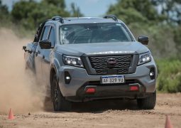 Nissan Frontier aceleracion en tierra