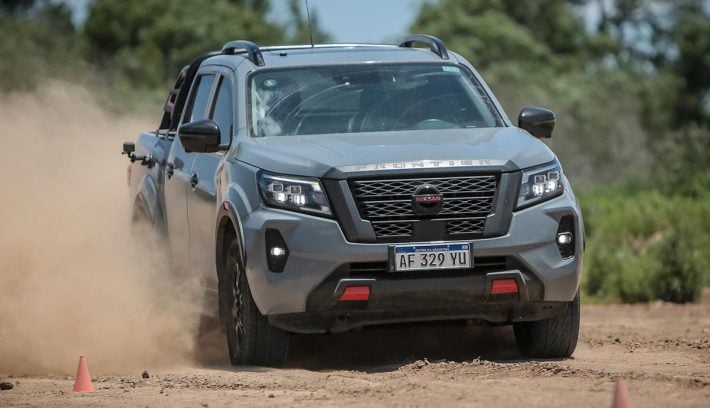Nissan Frontier aceleracion en tierra