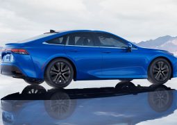 Toyota Mirai 2024 accion