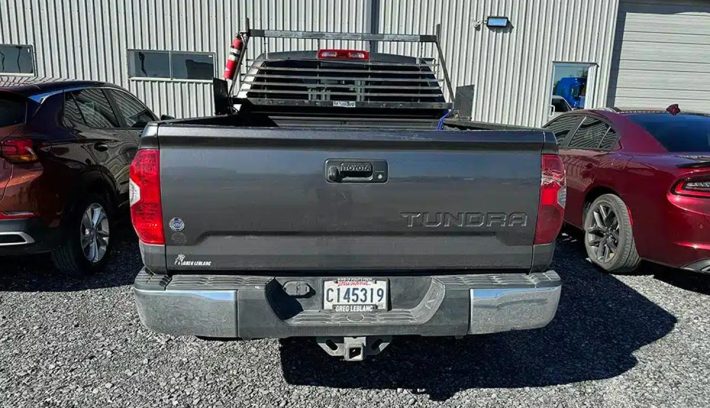 Toyota Tundra 1 millon de km cola