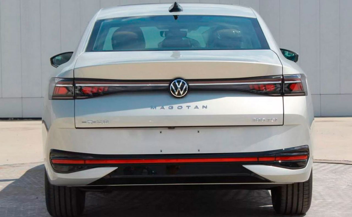 Volkswagen Magotan 2024 trasera