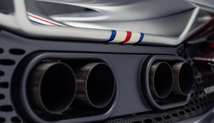 Superdeportivo Hennessey Venom F5 cano de escape
